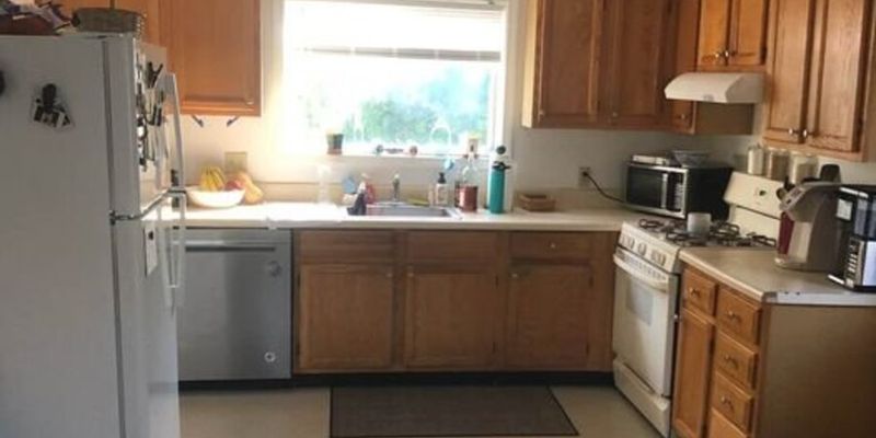 Ithaca House: 214 S Albany St