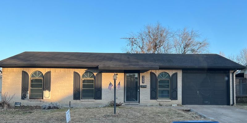 Garland House: 5609 Sundown Ln