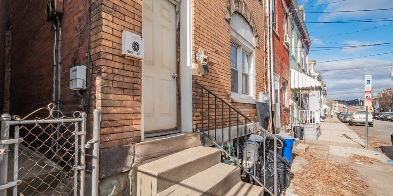Pittsburgh Apartment: 5139 Carnegie St