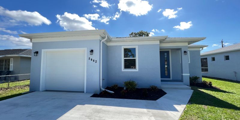 Naples House: 5442 Hardee Street