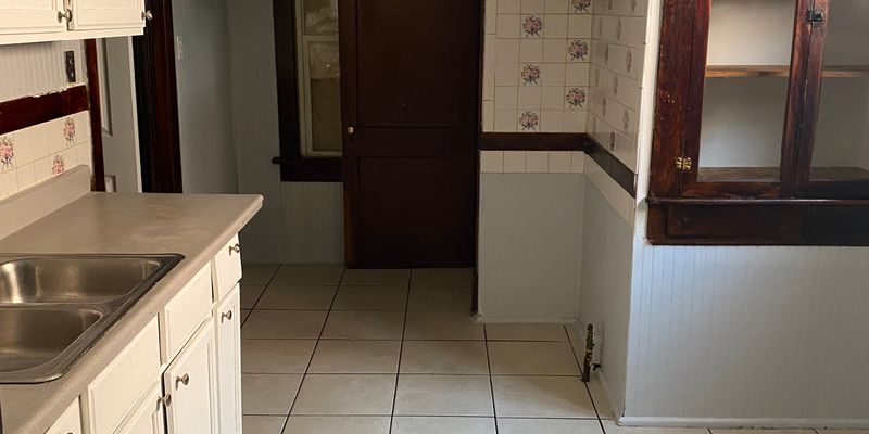 St. Louis House: 2029 Agnes St