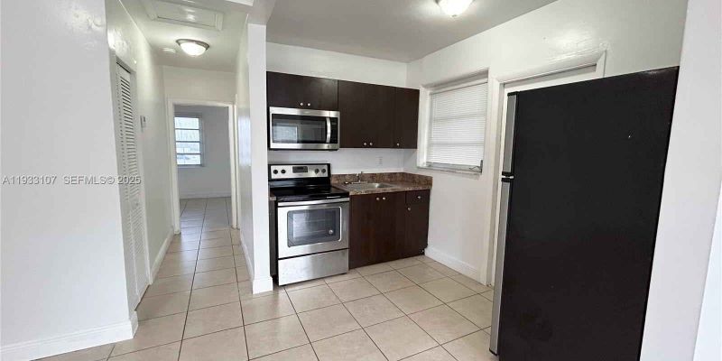 Miami Apartment: 701 NE 86th St
