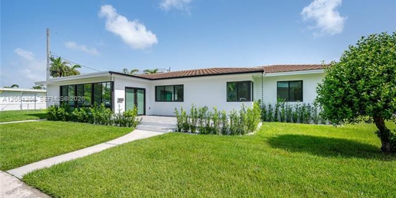 North Bay Village House: 1621 S Treasure Dr
