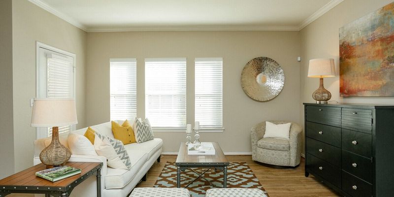 Houston Apartment: 10110 Charterwood Dr