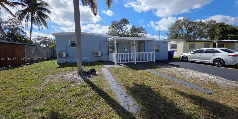 Hollywood Apartment: 6616 Raleigh St