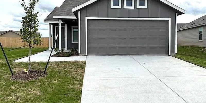 Rhome House: 11707 Arkoma Dr