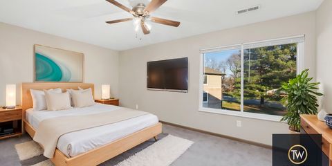 17-web-or-mls-1040-university-dr-12 - Bedroom - Scandinavian - 0.jpg