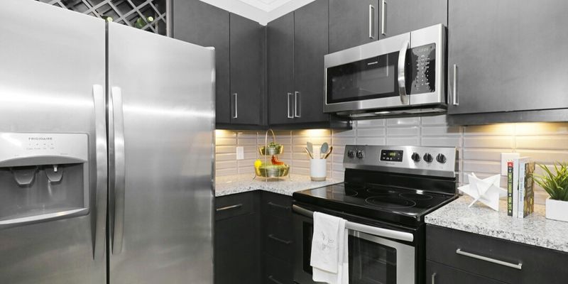 Spring Apartment: 20813 Sharon Pkwy