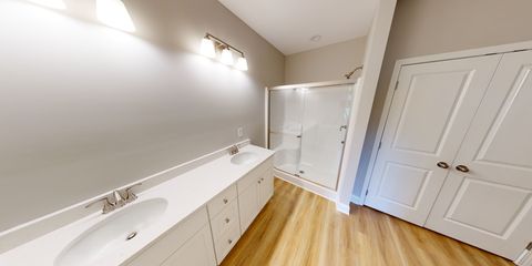 1016-Moen-Loop-Myrtle-Master-Bath (3).jpg