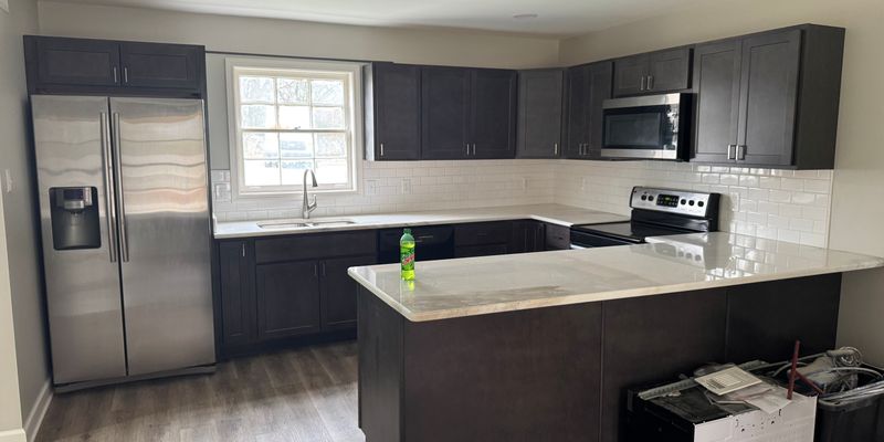 Somerville House: 205 Lakeview Rd