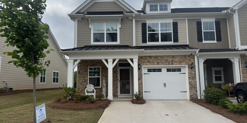 Greenville House: 340 Nettle Ln