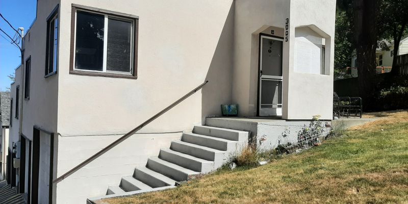 Bremerton Apartment: 3001 / 3005 Preble St