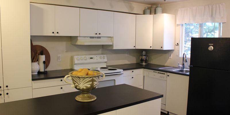 Tualatin Townhome: 19843 Southwest Santee Court