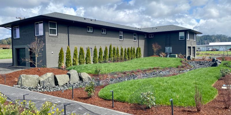 Reedsport Apartment: 575 Greenwood Ave