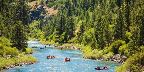 rafting-payette-river-near-horseshoe-bend_28643663551_o-1600x1066-1.jpg