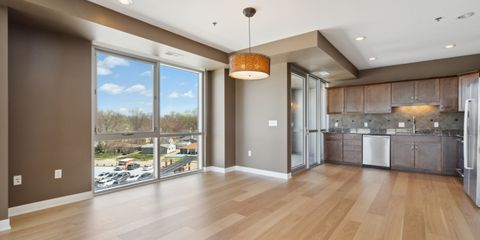 17-122_1305 5th St_418.jpg