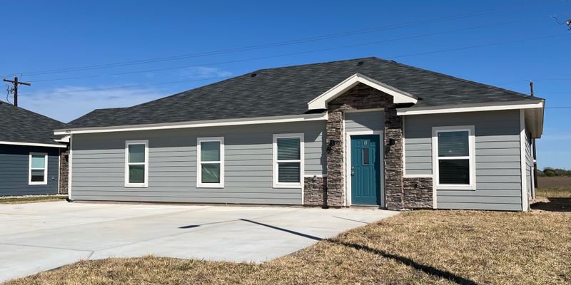 La Feria Apartment: 2020 E Valley Cir