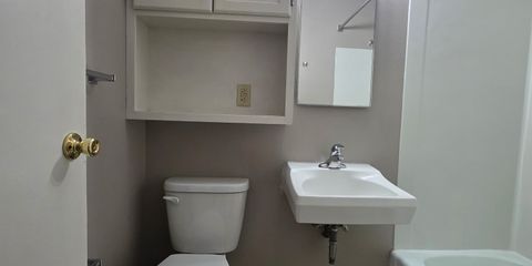 Bathroom .JPG