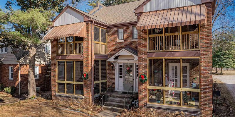 Evansville Apartment: 512 S Lincoln Park Dr