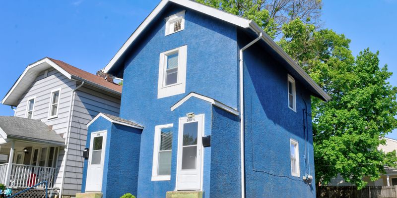 Columbus Apartment: 366 Wrexham Ave