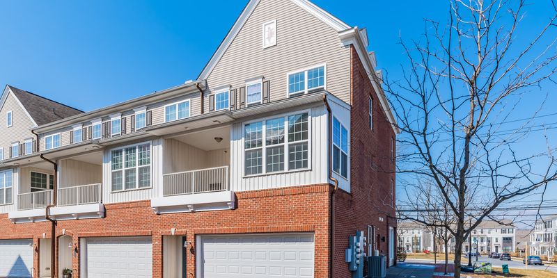 Mechanisburg House: 1323 Saxton Way