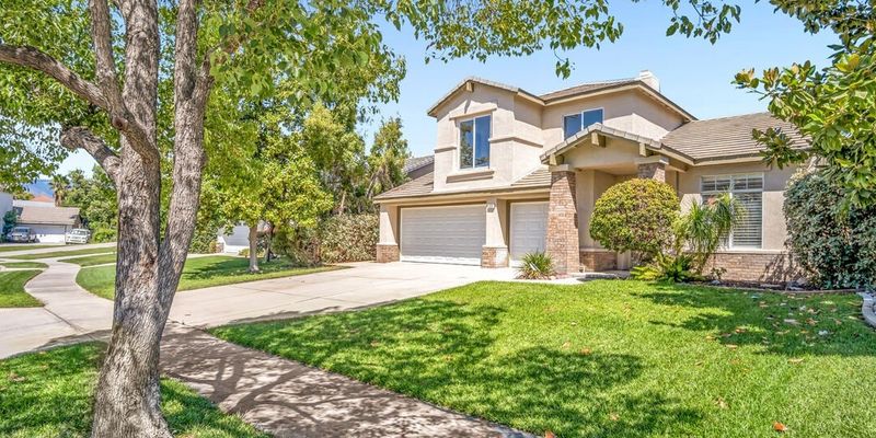 Redlands House: 1122 Alpine Ct