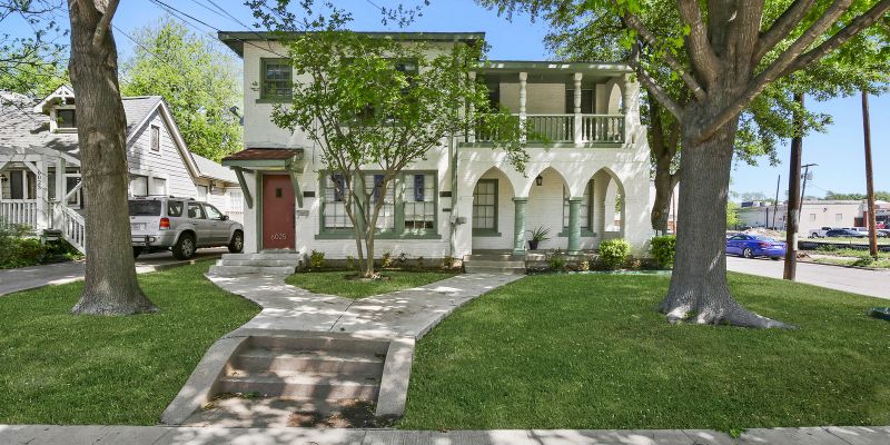Dallas House: 6025 Lewis St