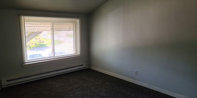 Spokane Valley Apartment: 2324 North Eastern Road