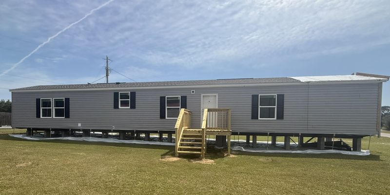 Bay Minette House: 15931 Pine Grove Rd Ext W