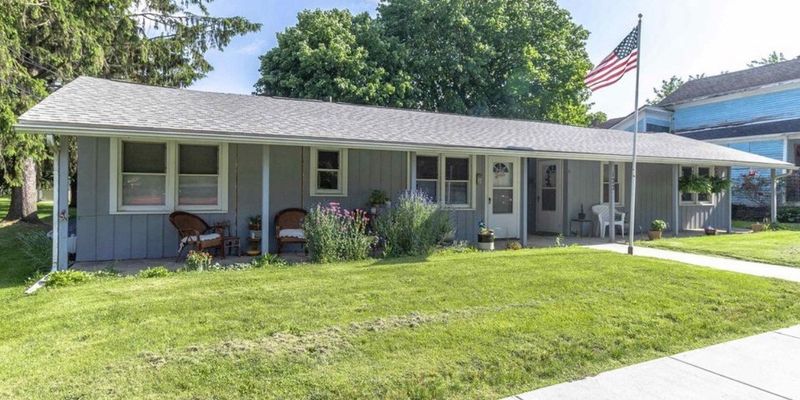 Morenci Apartment: 122 W Lagrange St