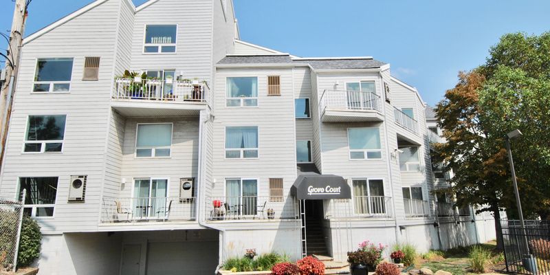 Cleveland Condo: 1900 Grove Ct