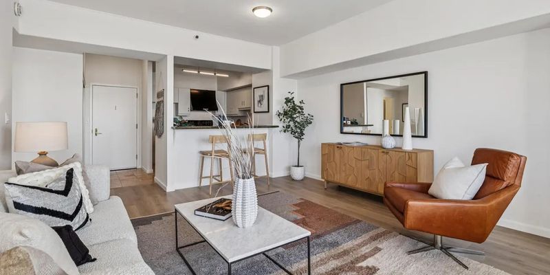 Emeryville Apartment: 6363 Christie Ave