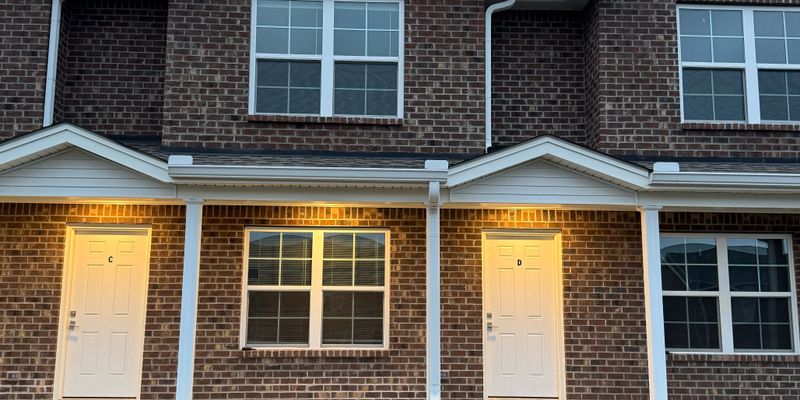 Lafayette House: 907 Freeman St