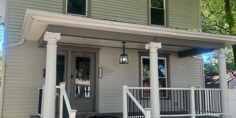 Middletown House: 2204 Superior Ave