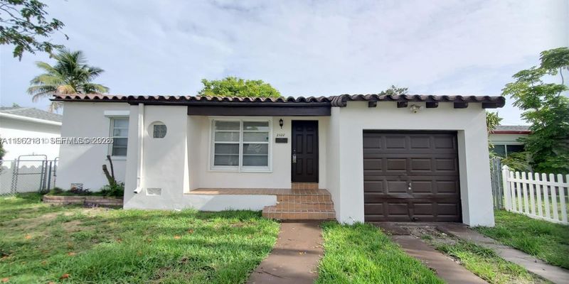 Hollywood House: 2322 Wilson St