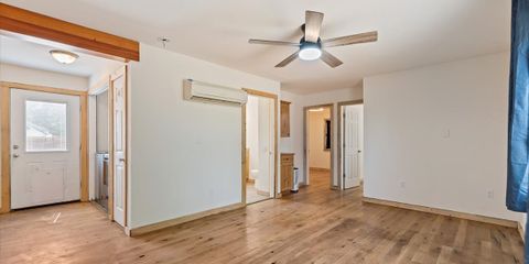 04-004_Living Room.jpg