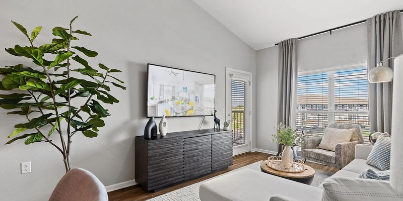 Kansas City House: 5400 N Summit St