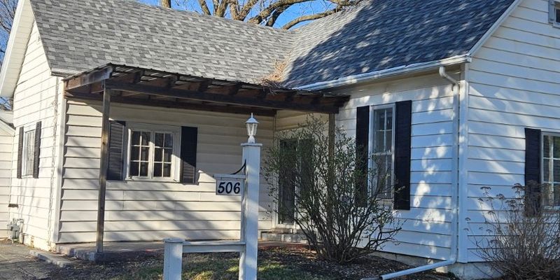 Saint Joseph House: 506 E Warren St