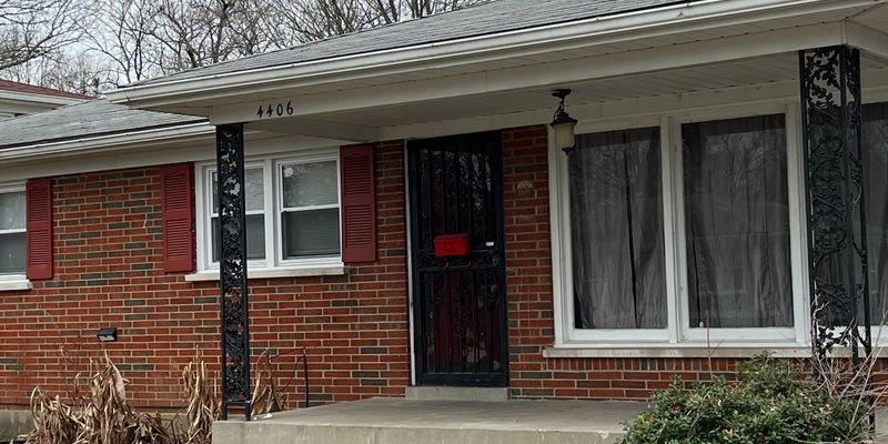 Louisville House: 4406 Clarene Dr