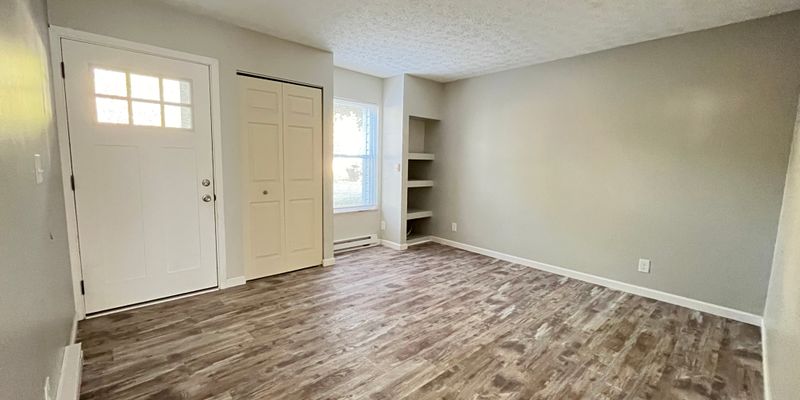 Richwood House: 200 Forest Ln