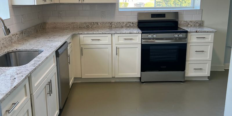 Pulaski Apartment: 500 Pico Terrace