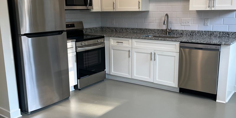 Pulaski Apartment: 500 Pico Terrace