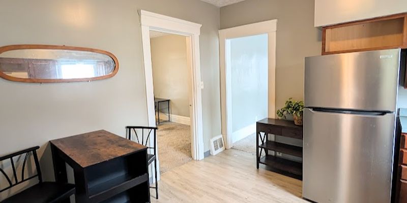Akron Apartment: 80 Byers Ave