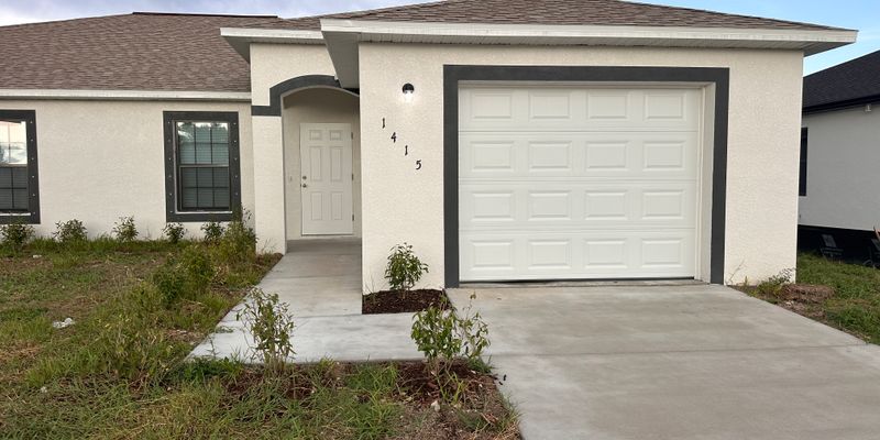 Cape Coral House: 1415 NE 8th Pl