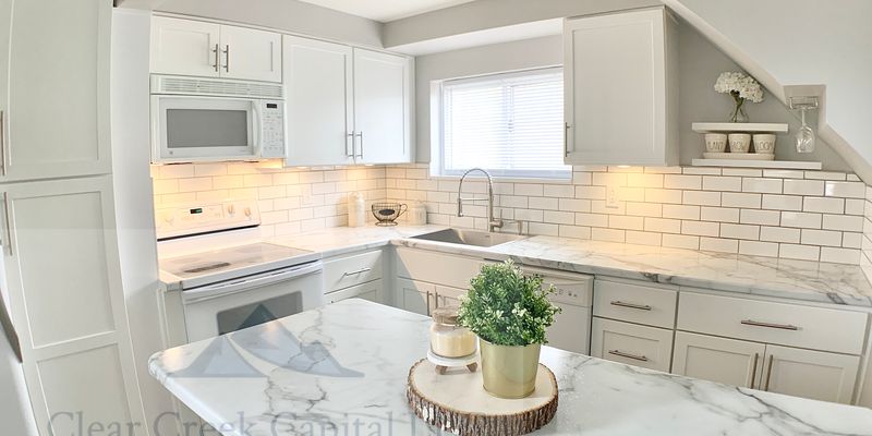 Canonsburg Apartment: 502 Chartiers Ave