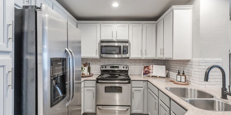 Houston Apartment: 1300 Bering Dr