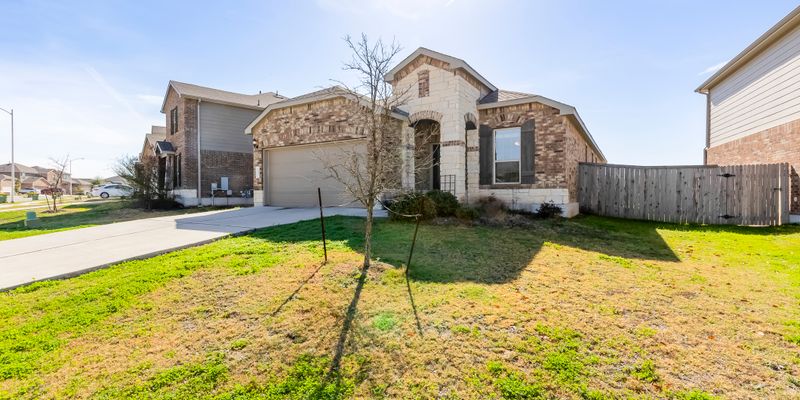 Manor House: 11617 Amber Stream Ln