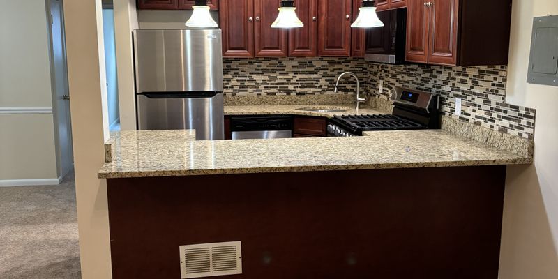 Towson Apartment: 505 Epsom Rd