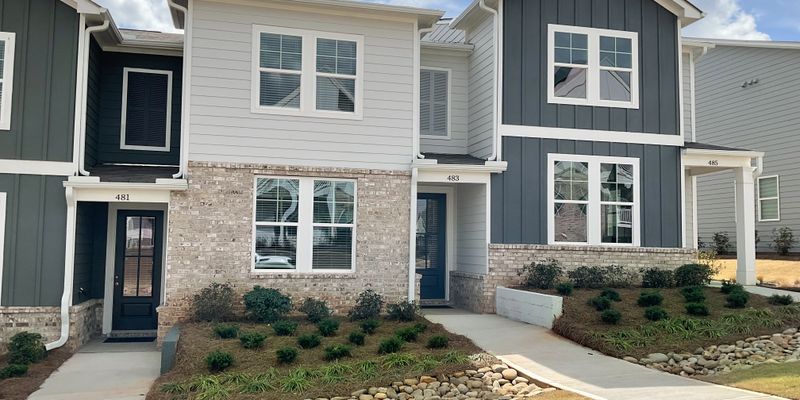 Cartersville House: 483 Crown Dr.