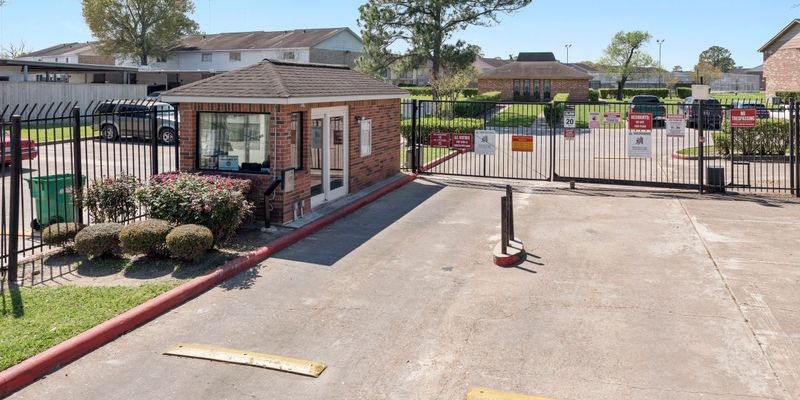 Missouri City House: 7009 Chasewood Drive